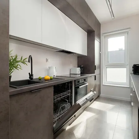 Apartment Kilinskiego Prestigious With Parking By Renters Prestige